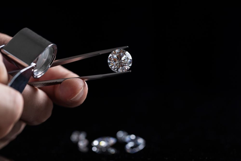 El negocio multimillonario de diamantes de Israel